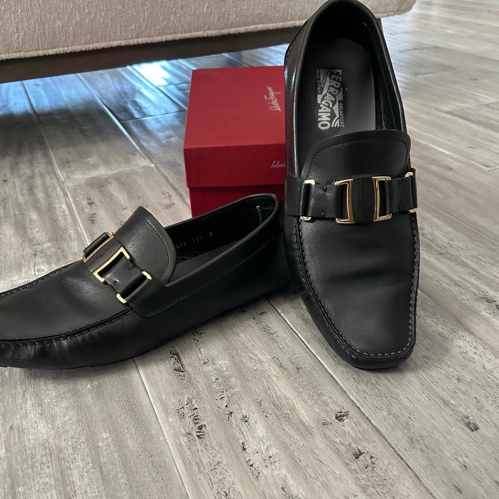 Salvatore Ferragamo Sardegna 6 Driving Loafers (11.5) - Black